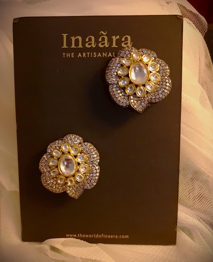 [inaara_sp00215] Eurasian Flower Studs - Maroon (copy)