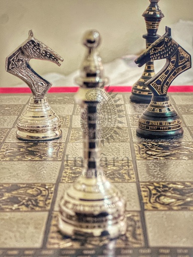[inaara_sp00285] Handcarved Brass Chess Set