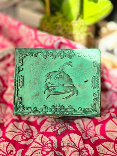 Saqr Handcarved Box by Studio Inaãra