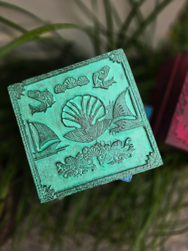 Fijiri Handcarved Box by Studio Inaãra