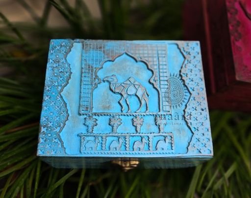 Badawī Handcarved Box by Studio Inaãra