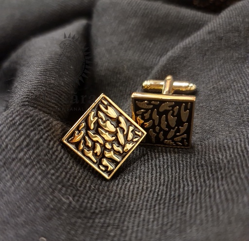 [inaara_sp00255] Golden Leopard Cufflinks