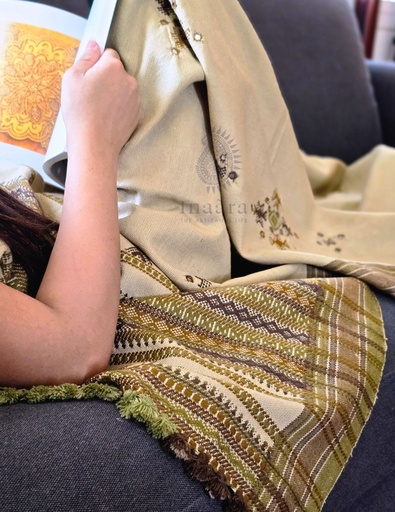 [inaara_sp00098] Bhujodi Shawl Chomki Border (Biscuit)