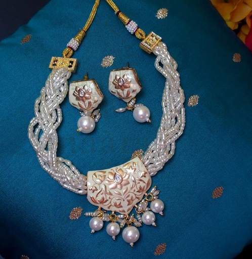 Alka Short Necklace Set - Ivory