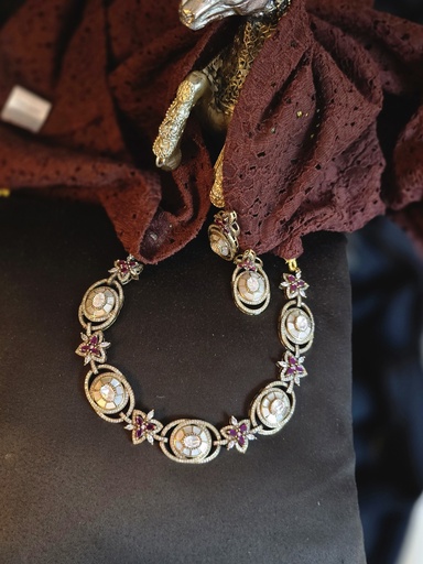 The Aurora Necklace - Mother of Pearl