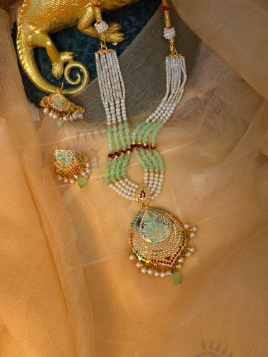 Qamar Jadau Haar Necklace Set
