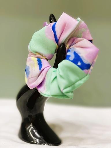 Scrunchie silk fabric- cream with peach (copy)
