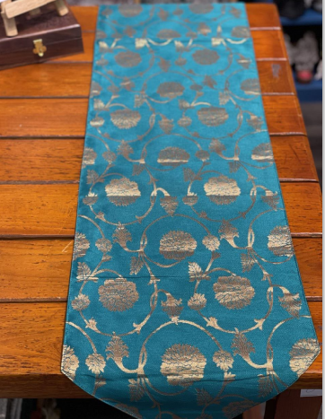 Table runner (174x30cm)