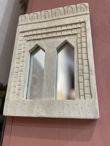 Vintage mirror framed wall decor (copy)