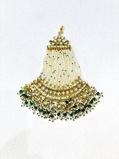 GoldToned Kndan&Pearl Set w/MaangTikka (copy)