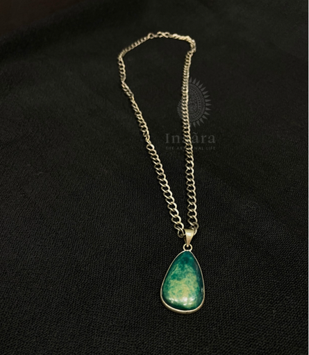 Moss Cabochon Pendant Necklace