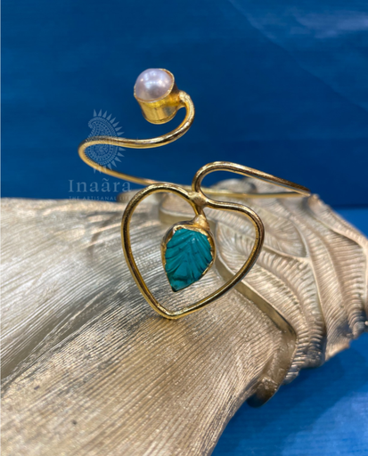 Glass Stone w/ Pearl Bangle