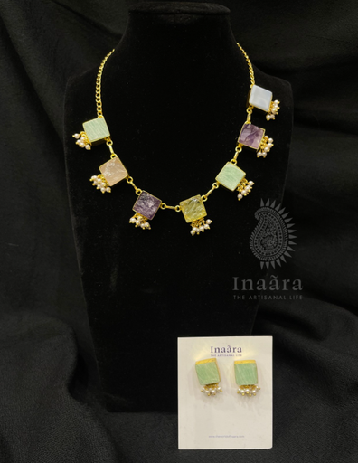 Natural Raw Stone Charm Necklace Set (copy)