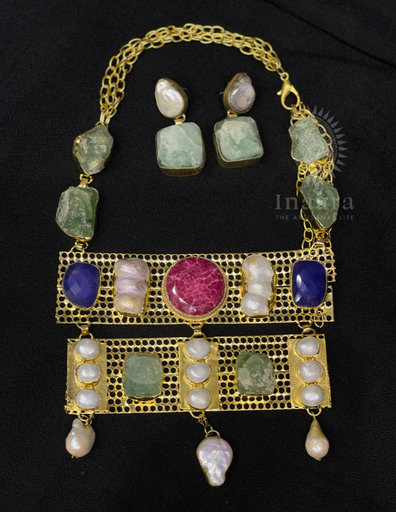 Natural Stones w/ Pearl Choker Set