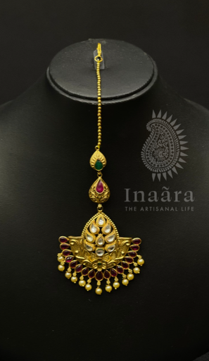 Flower Maang Tikka (copy)