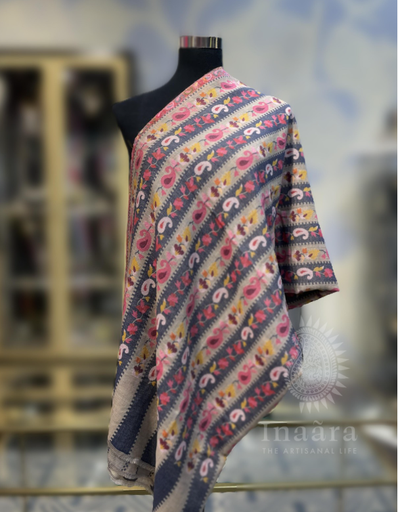شال كشميري بنقشة البيزلي