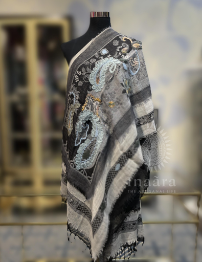 Boiled Wool Shawl-Black/White